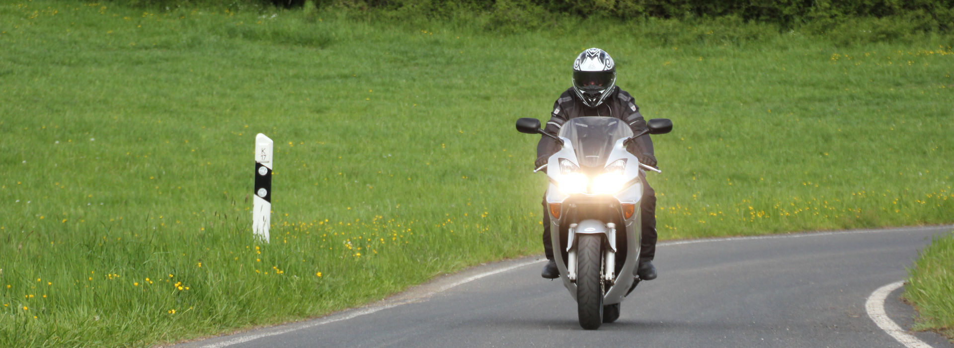 Motorrijbewijspoint Nijkerk examengarantie AVB en AVD