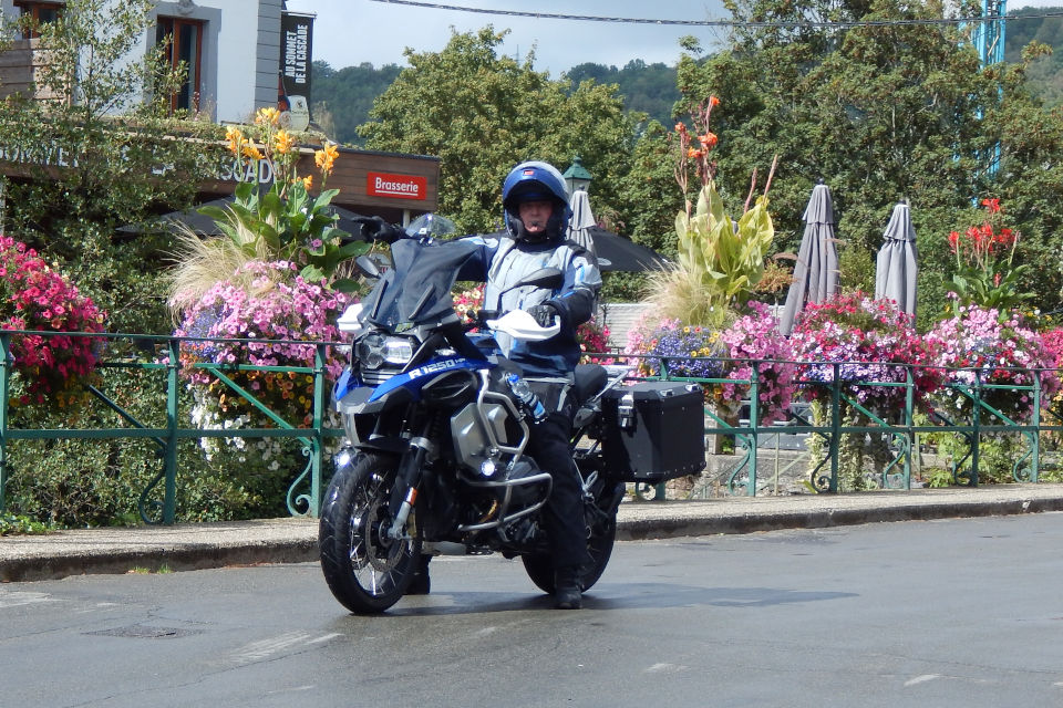 Motorrijbewijspoint Nijkerk examengarantie AVB en AVD